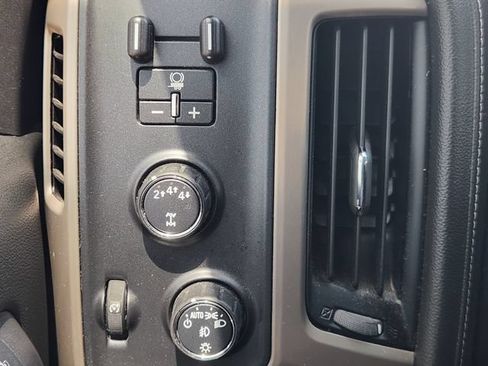 Used 2017 GMC Sierra 2500 Denali w/ Duramax Plus Package AWD/4WD image 19