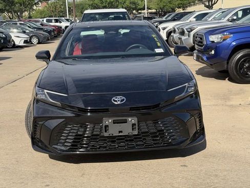 Used 2025 Toyota Camry XSE image 2