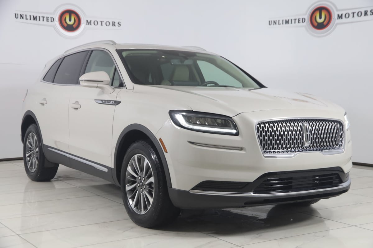 Used 2023 Lincoln Nautilus Reserve AWD/4WD image 22