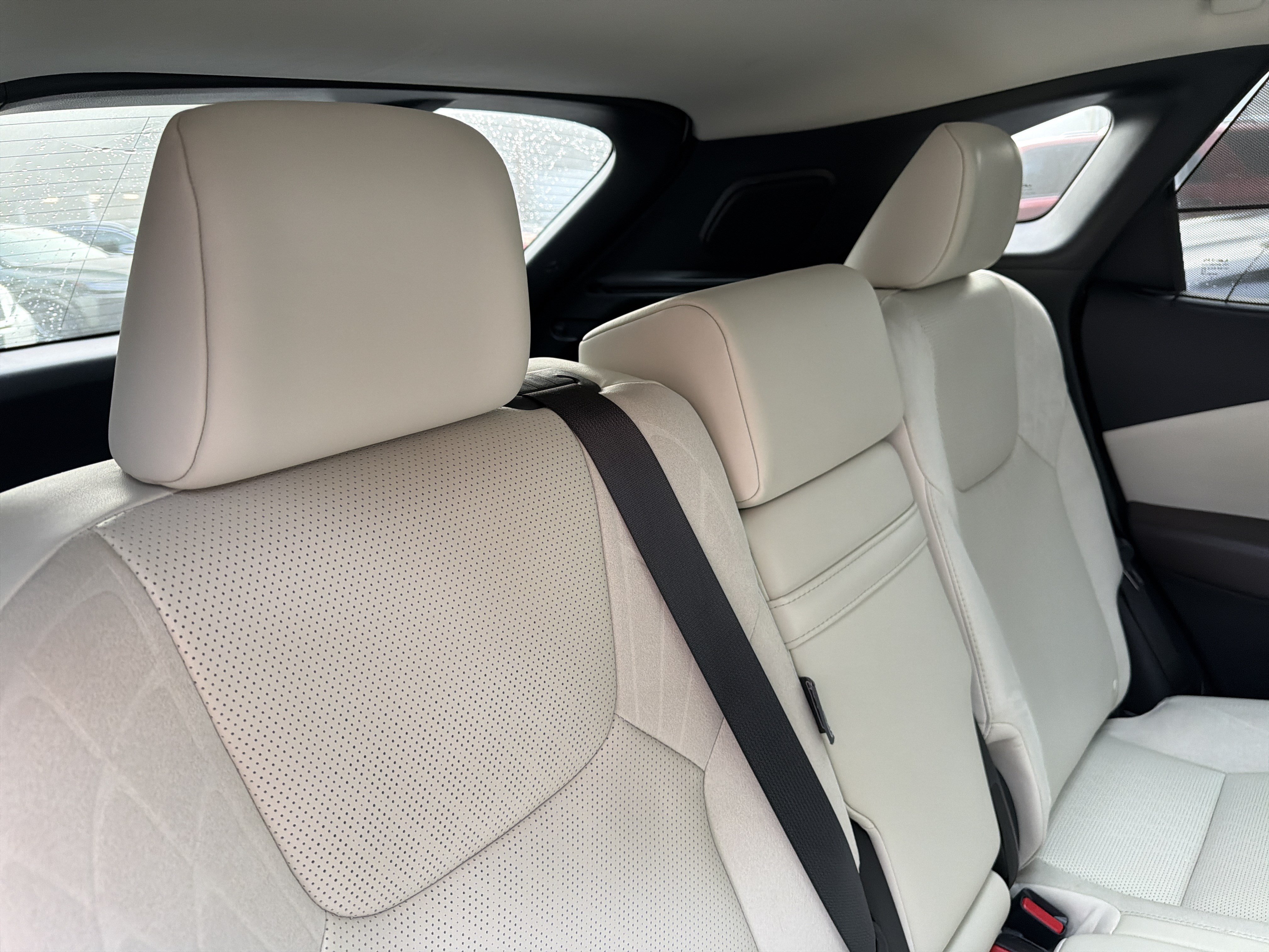 Used 2024 Lexus RX 350 FWD w/ Convenience Package image 39