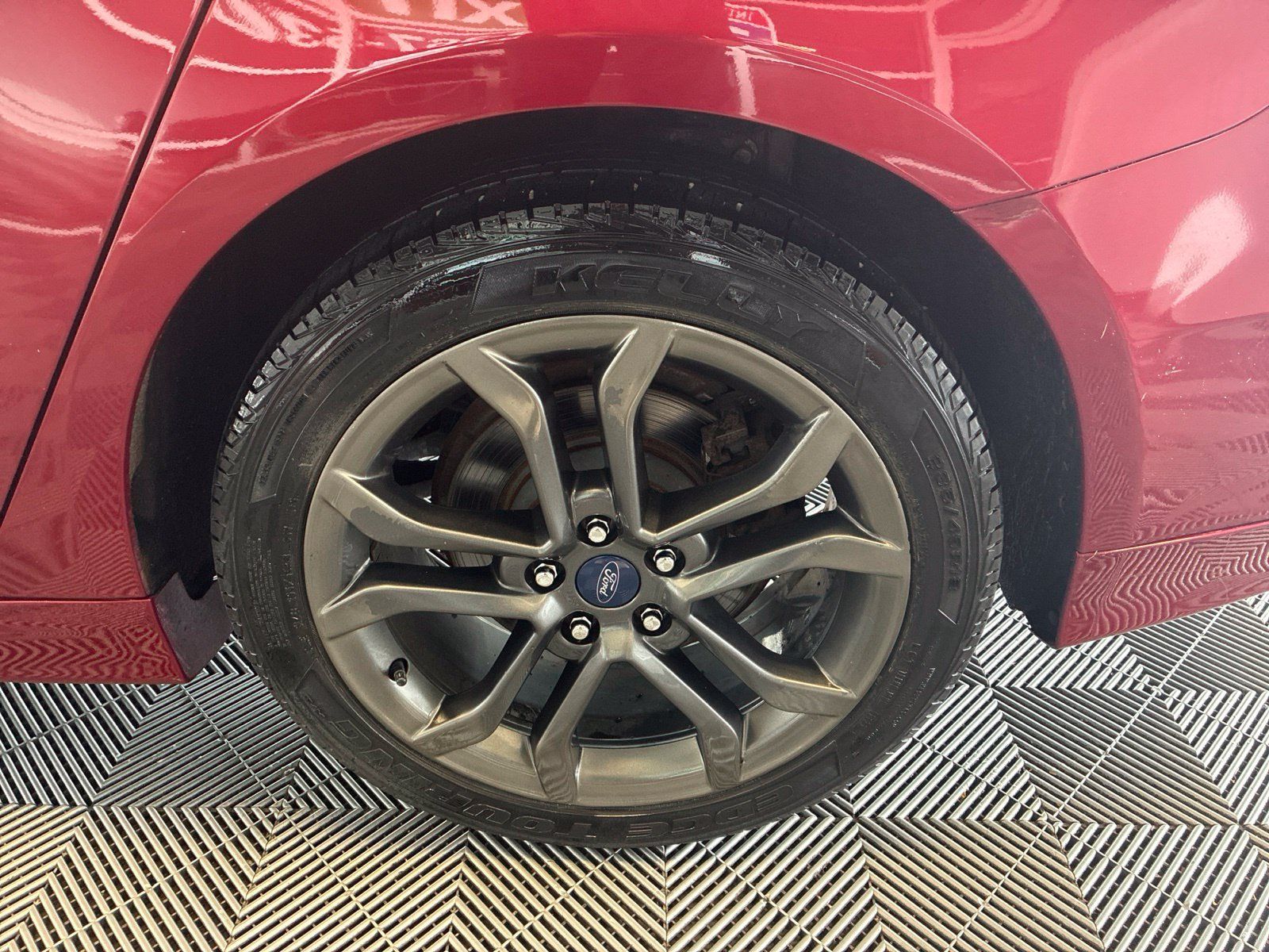 Used 2018 Ford Fusion SE w/ Equipment Group 201A FWD image 9