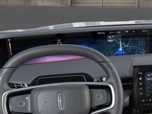 New 2026 Lincoln Nautilus Premier AWD/4WD image 13