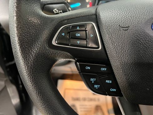 Used 2019 Ford Escape SE image 10