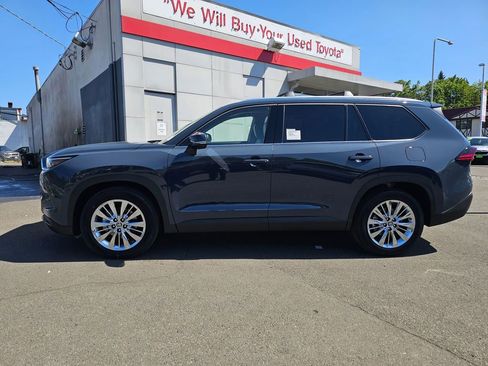 New 2026 Toyota Grand Highlander AWD image 4