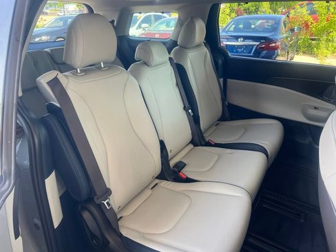 Certified 2025 Kia Carnival SX w/ SX Dark Edition Package FWD image 15