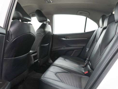 Used 2021 Toyota Camry SE w/ Carpet Mat Package (TMS) FWD image 18
