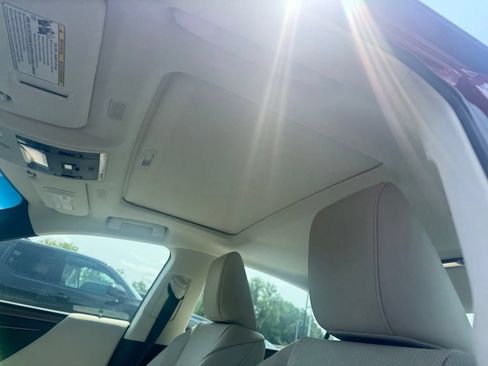 Used 2024 Lexus ES 300h w/ Accessory Package (Z1) FWD image 9