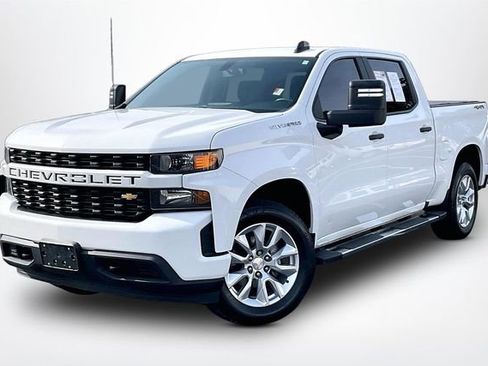 Used 2019 Chevrolet Silverado 1500 Custom w/ Custom Max Trailering Package image 2