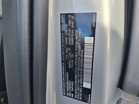 Used 2025 Volvo XC90 B6 Plus image 32