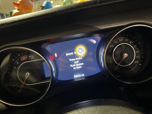 Used 2021 Jeep Wrangler Sport image 6