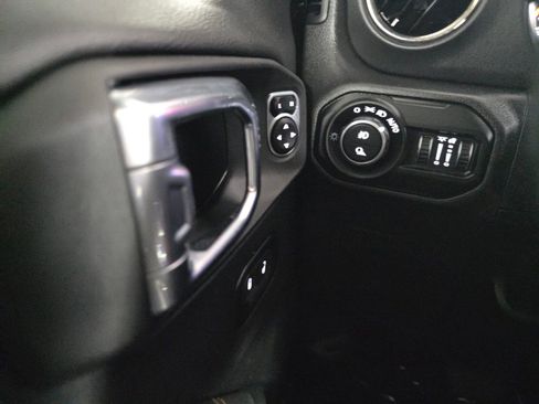 Used 2021 Jeep Gladiator Overland AWD/4WD image 32