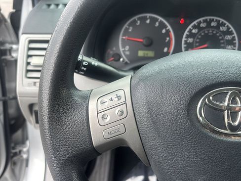 Used 2013 Toyota Corolla LE FWD image 28