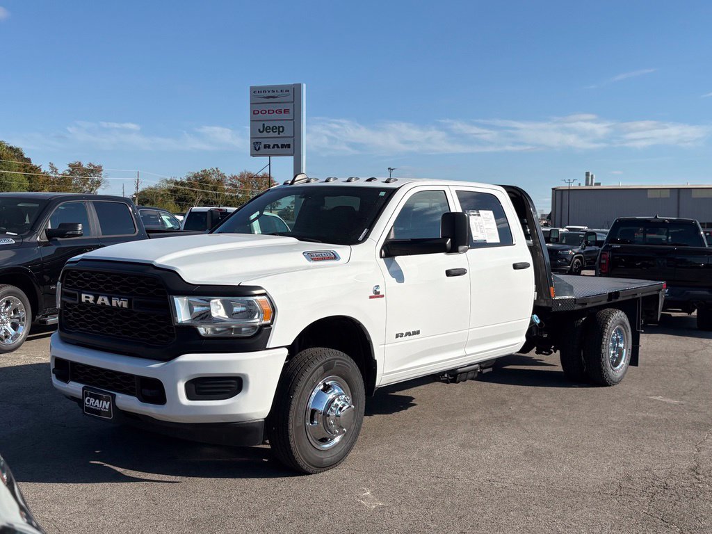 Used 2022 RAM 3500 Tradesman AWD/4WD image 3