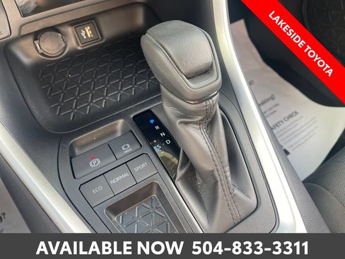 Certified 2025 Toyota RAV4 XLE FWD image 32