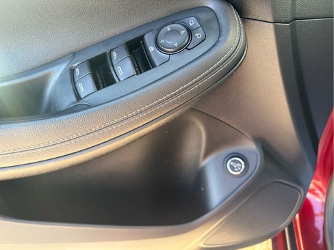 Used 2022 Buick Encore GX Select w/ Sport Touring Package FWD image 21