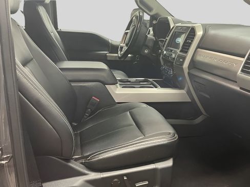 Used 2021 Ford F250 Lariat w/ Chrome Package image 16