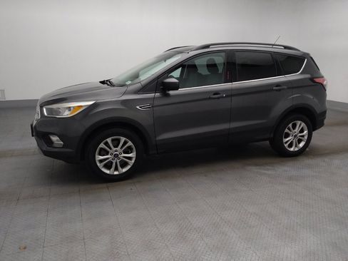 Used 2018 Ford Escape SE image 2