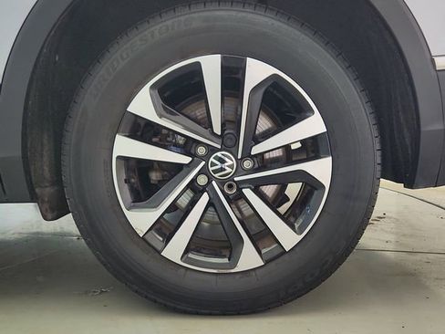 Used 2022 Volkswagen Tiguan S FWD image 27