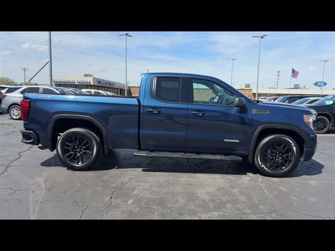 Used 2021 GMC Sierra 1500 Elevation w/ LPO, Elevation Black Package AWD/4WD image 9