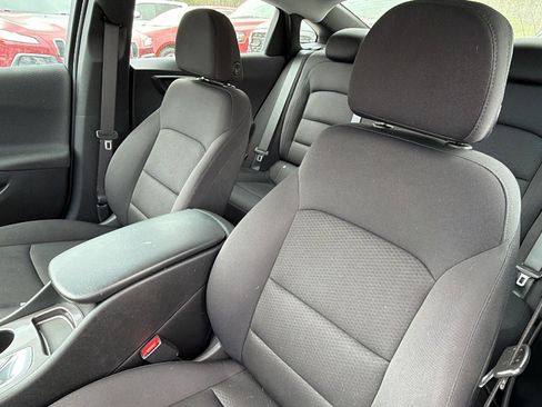 Used 2021 Chevrolet Malibu LS image 17
