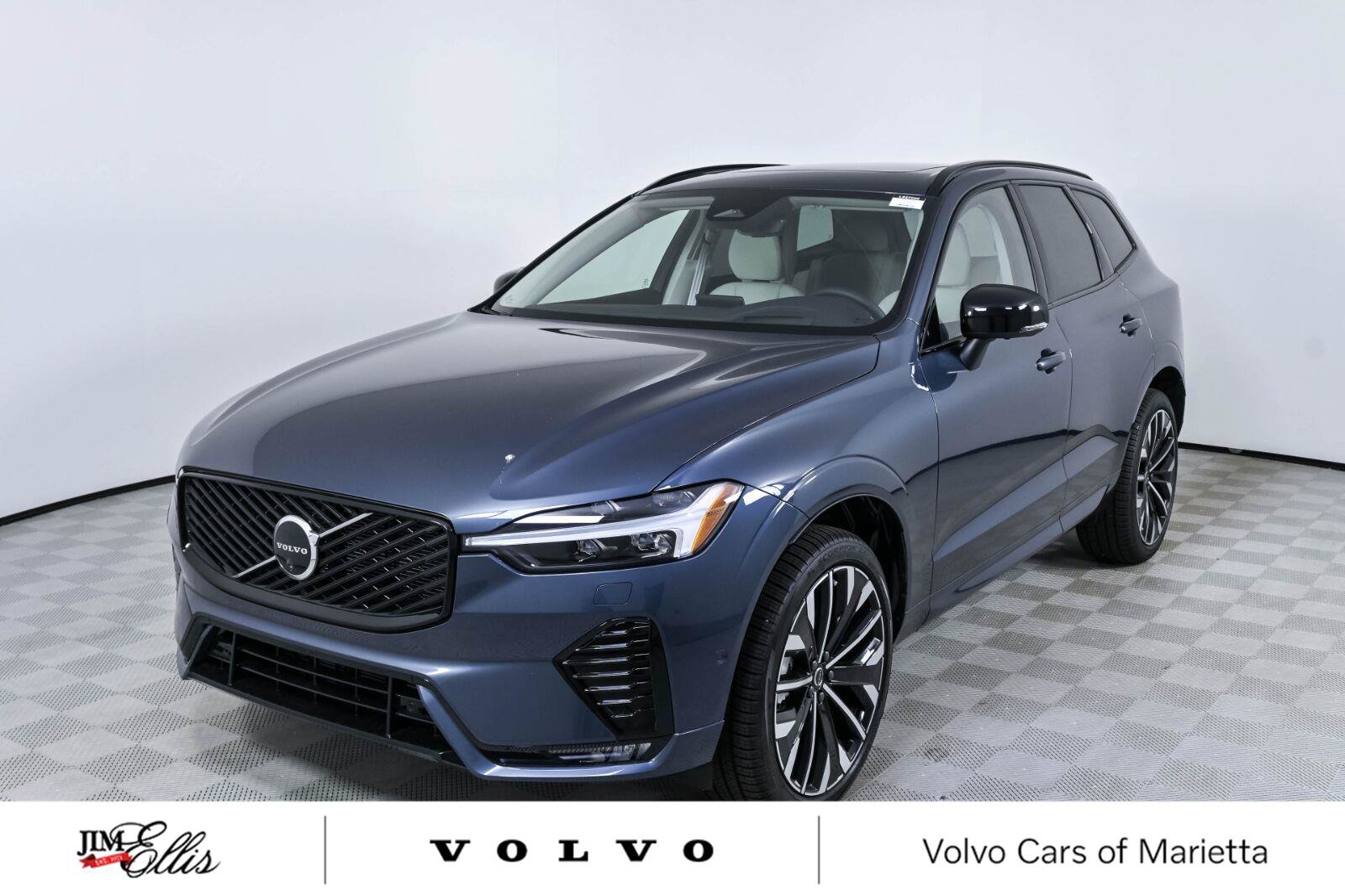 Used 2027 Volvo XC60 B5 Ultra AWD/4WD image 1