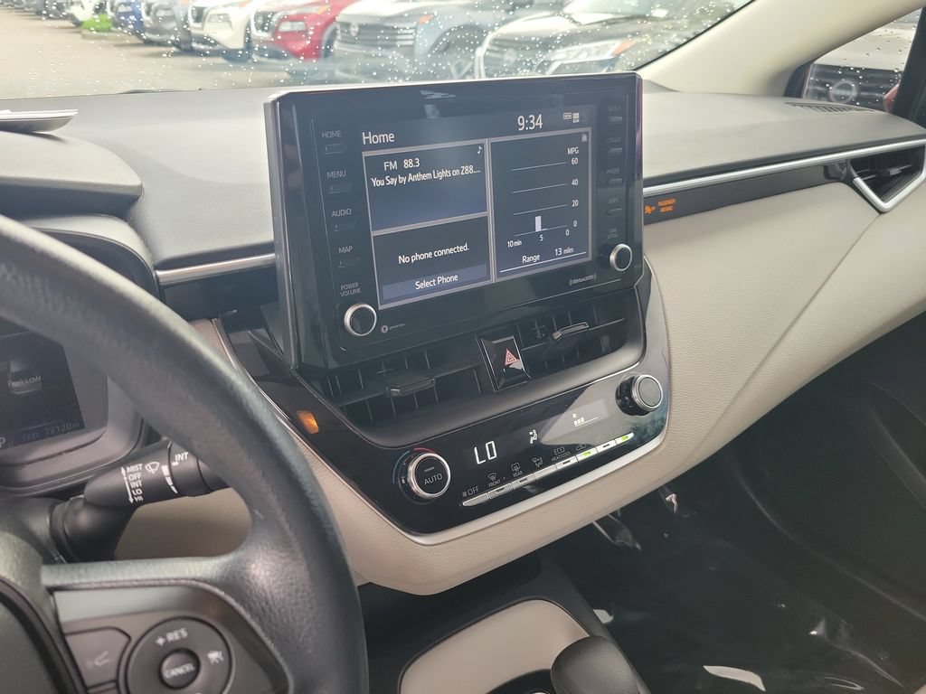 Used 2022 Toyota Corolla LE FWD image 23