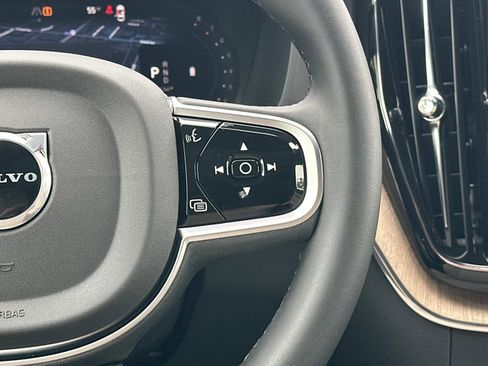 New 2026 Volvo XC60 B5 Core image 9
