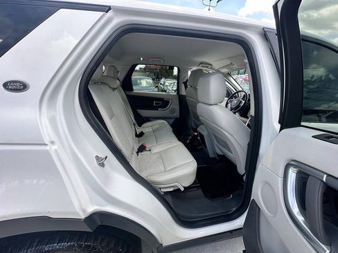 Used 2019 Land Rover Discovery Sport SE AWD/4WD image 11