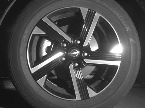 Used 2025 Nissan Sentra SV image 12