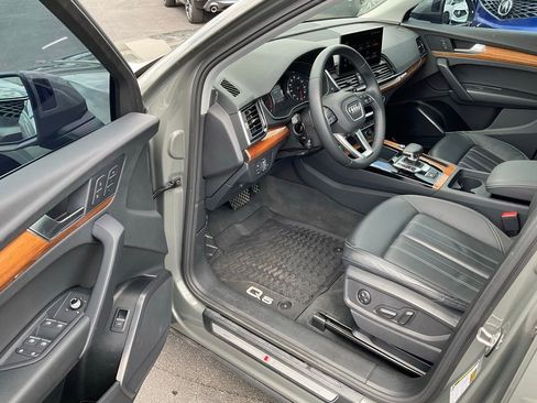 Used 2023 Audi Q5 2.0T Premium w/ Convenience Package AWD/4WD image 8