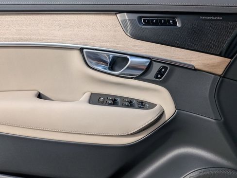 New 2026 Volvo XC90 B6 Plus w/ Protection Package Premier AWD/4WD image 30
