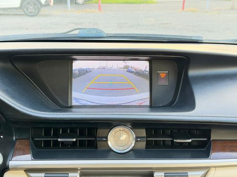 Used 2015 Lexus ES 350 w/ Luxury Package FWD image 23