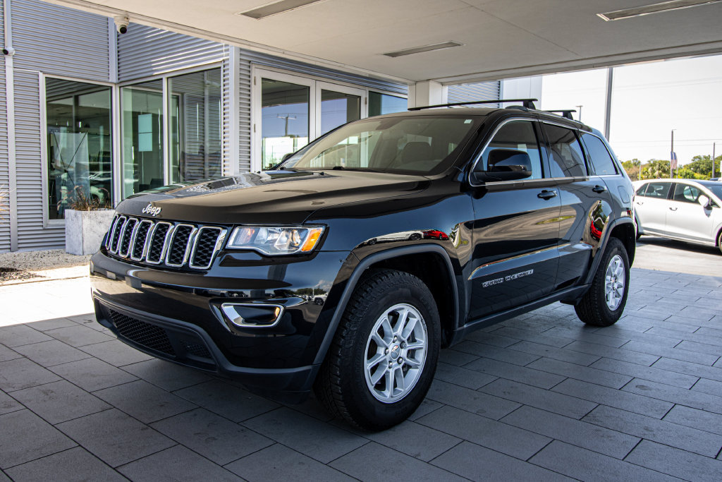 Used 2020 Jeep Grand Cherokee Laredo w/ Security & Convenience Group AWD/4WD image 10