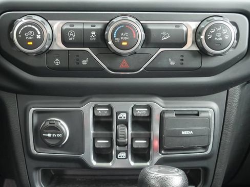 Used 2018 Jeep Wrangler Unlimited Sport S AWD/4WD image 21