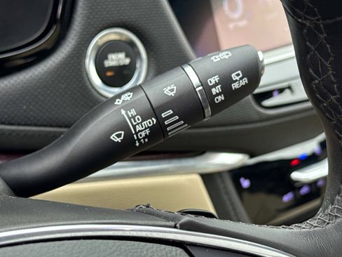 Used 2017 Cadillac XT5 Luxury image 10