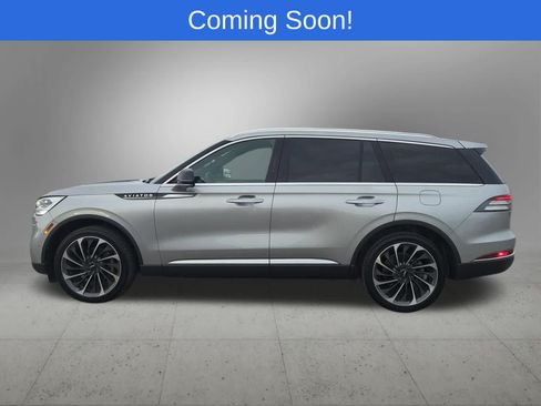 Used 2024 Lincoln Aviator Reserve w/ Equipment Group 201A AWD/4WD image 3