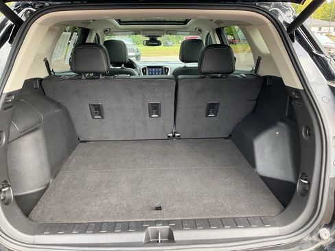 Used 2023 GMC Terrain Denali image 28