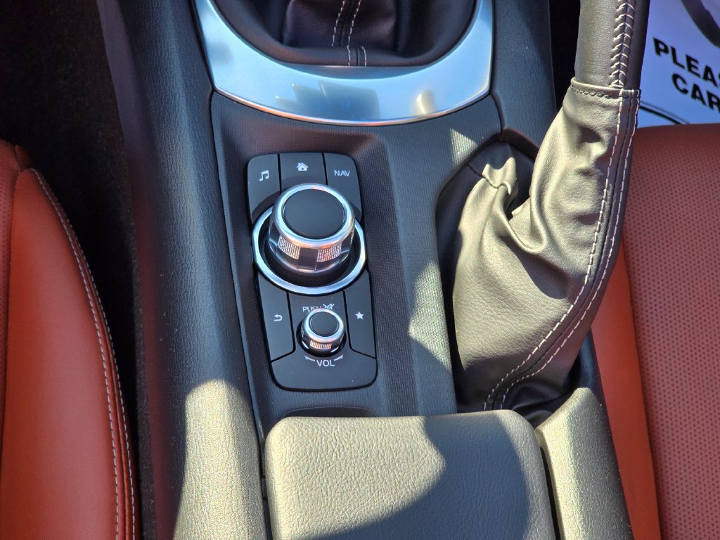 Used 2022 MAZDA MX-5 Miata Grand Touring w/ Weather Package RWD image 18