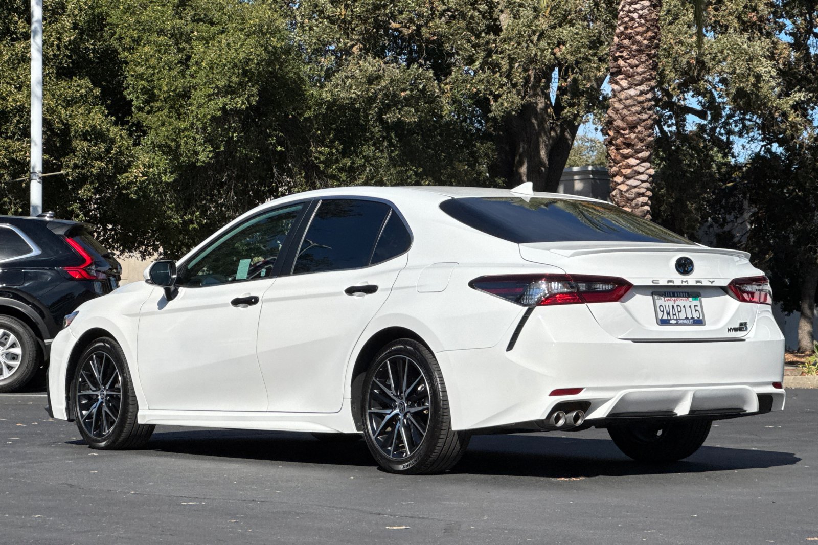 Used 2023 Toyota Camry SE w/ Audio Upgrade Package FWD image 5