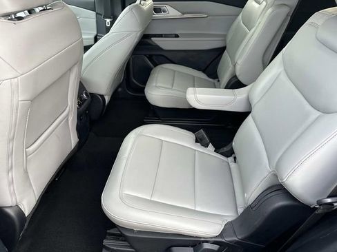 Certified 2025 Ford Explorer Active w/ Active Comfort Package image 23