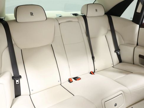 Used 2017 Rolls-Royce Ghost RWD image 91