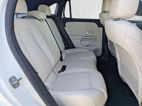 Certified 2025 Mercedes-Benz GLA 250 image 19