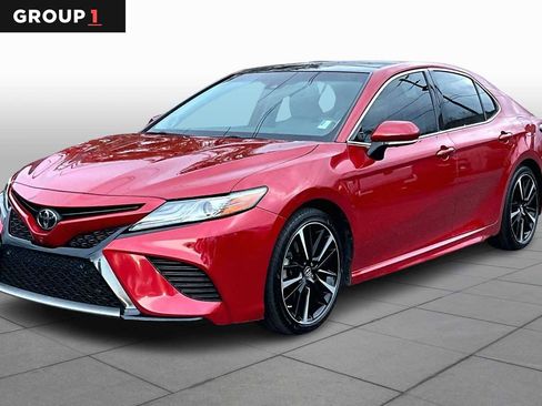 Used 2019 Toyota Camry XSE image 1