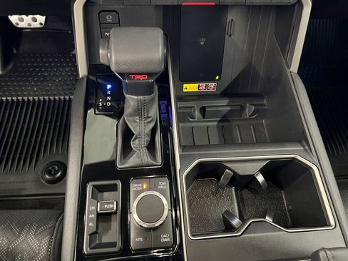 Used 2025 Toyota Tundra Limited image 15