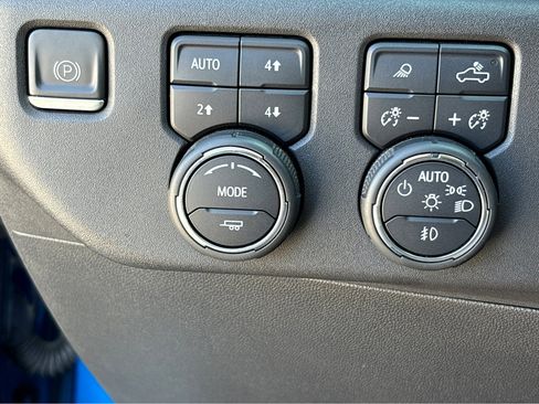 Used 2023 Chevrolet Silverado 1500 LT Trail Boss w/ LT Trail Boss Premium Package image 10