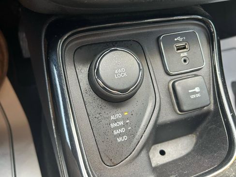 Used 2019 Jeep Compass Limited image 27