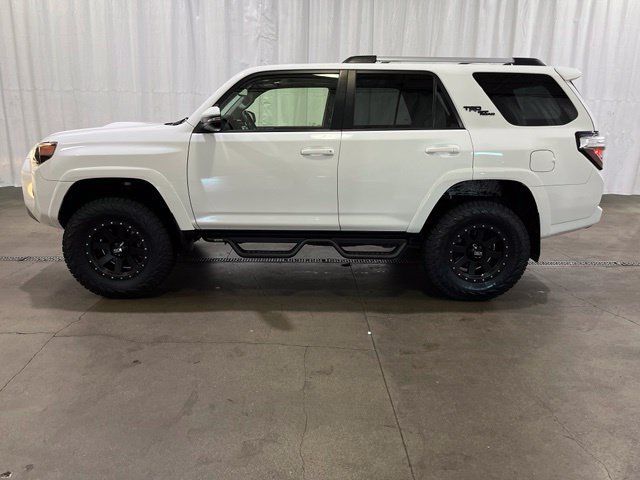 Used 2017 Toyota 4Runner TRD Off-Road Premium AWD/4WD image 6
