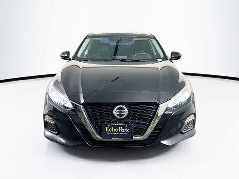 Used 2019 Nissan Altima 2.5 SR FWD image 2