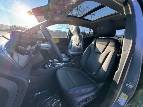 New 2026 Buick Encore GX Sport Touring w/ Advanced Technology Package image 5