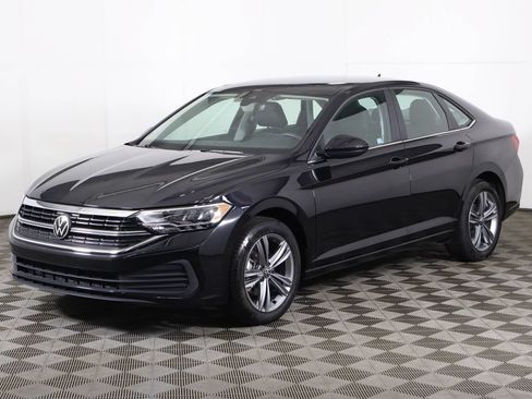 Used 2024 Volkswagen Jetta SE FWD image 9